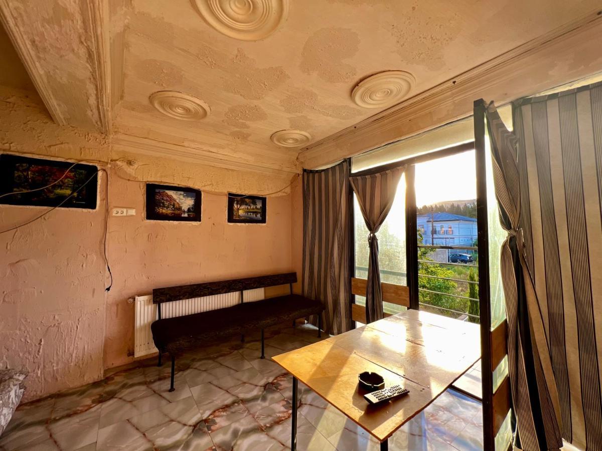 Smile Guesthouse Tbilissi Extérieur photo